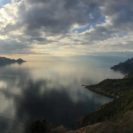Сasa de vacaciones Maison De Village Située Dans Le Magnifique Golfe De Porto Osani